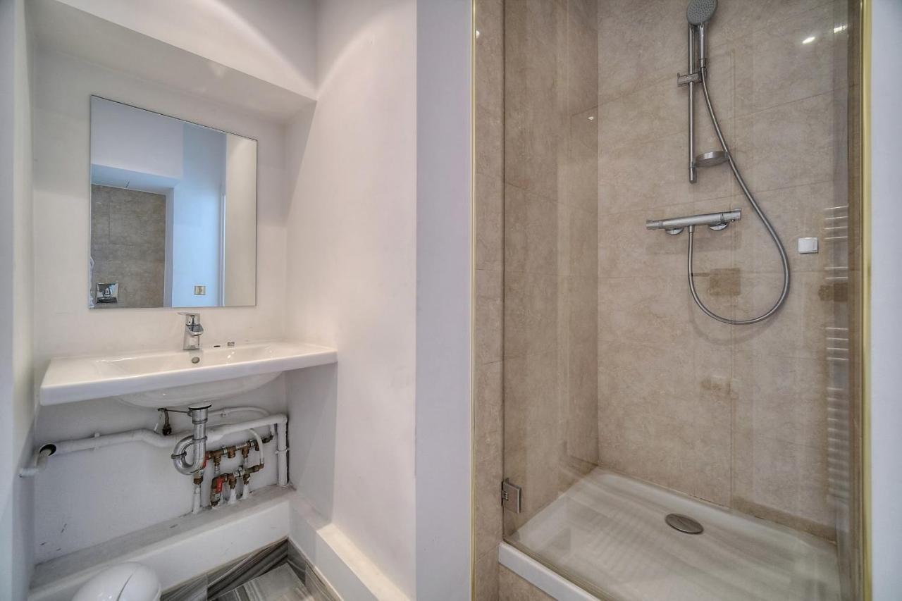 Apartment Ref 1757 - Back Croisette - Sea View For Rent *